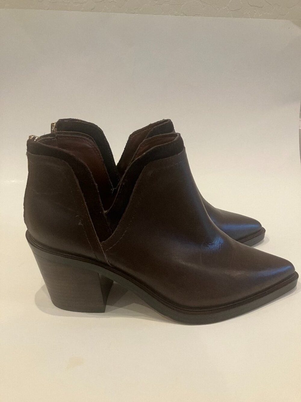 Vince Camuto Leather Heeled ankle boot, pointed toe, brown, size 9, NWOT